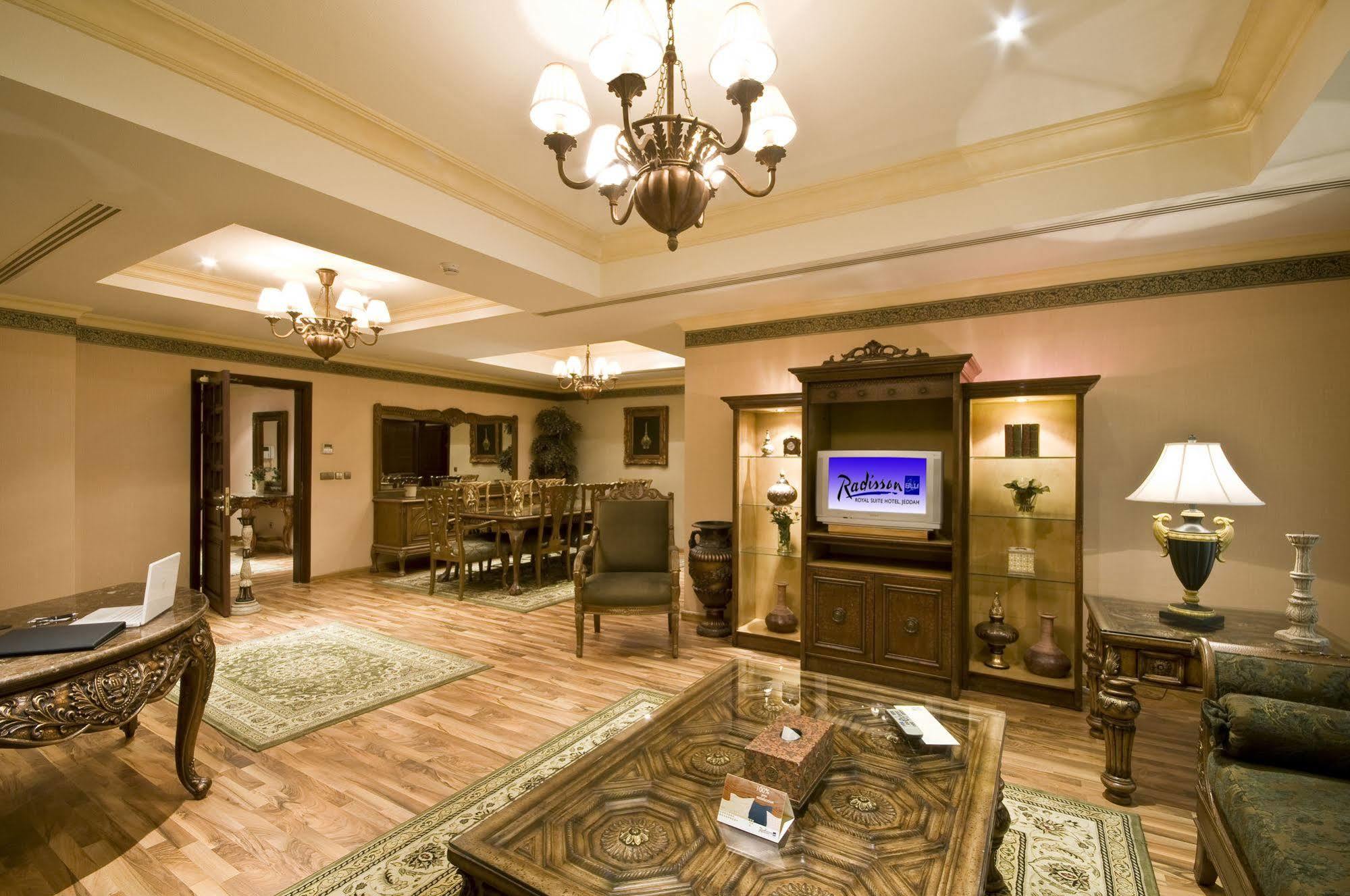 Amjad Royal Suites Hotel Jeddah Exterior photo