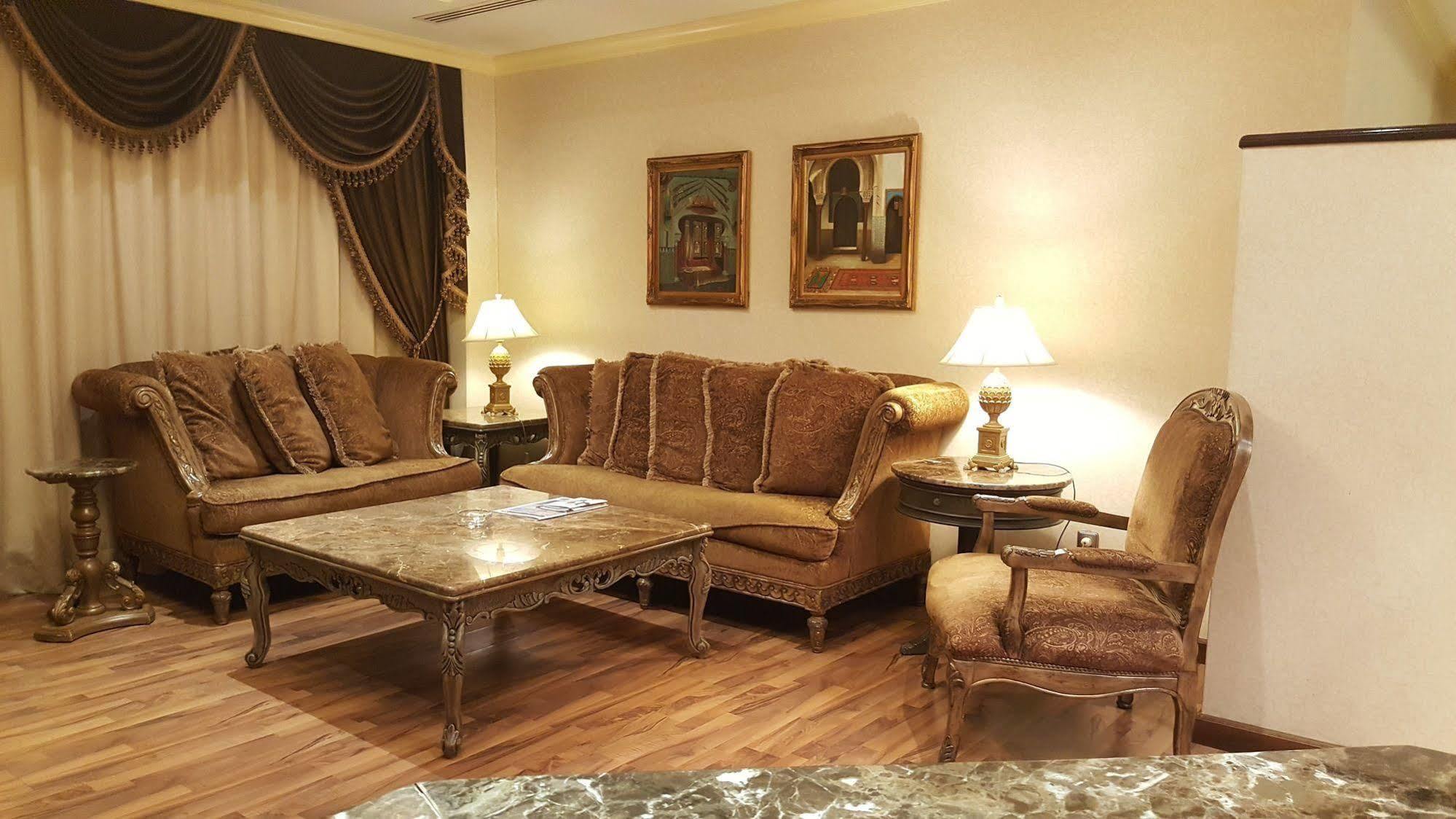 Amjad Royal Suites Hotel Jeddah Exterior photo
